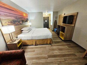 Desk, iron/ironing board, free cots/infant beds, free WiFi - Days Inn by Wyndham Salina I-70 (Salina)