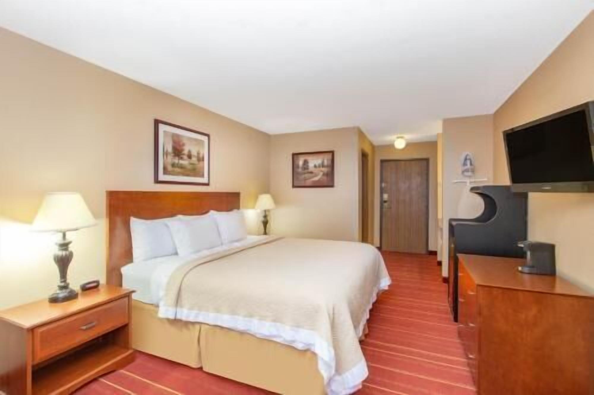 Desk, iron/ironing board, free cots/infant beds, free WiFi