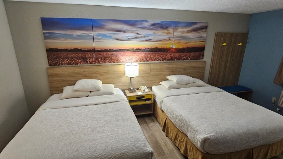 Days Inn by Wyndham Salina I-70