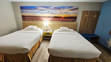 Standardrum - 2 queensize-sÀngar | Skrivbord, strykjÀrn/strykbrÀda, gratis barnsÀngar och gratis wi-fi