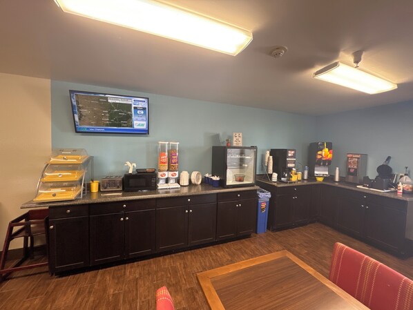 Free daily continental breakfast 