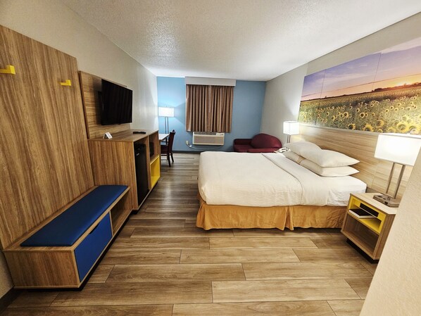 Standard Room, 1 Queen Bed | Desk, iron/ironing board, free cribs/infant beds, free WiFi - Days Inn by Wyndham Salina I-70 (Salina)