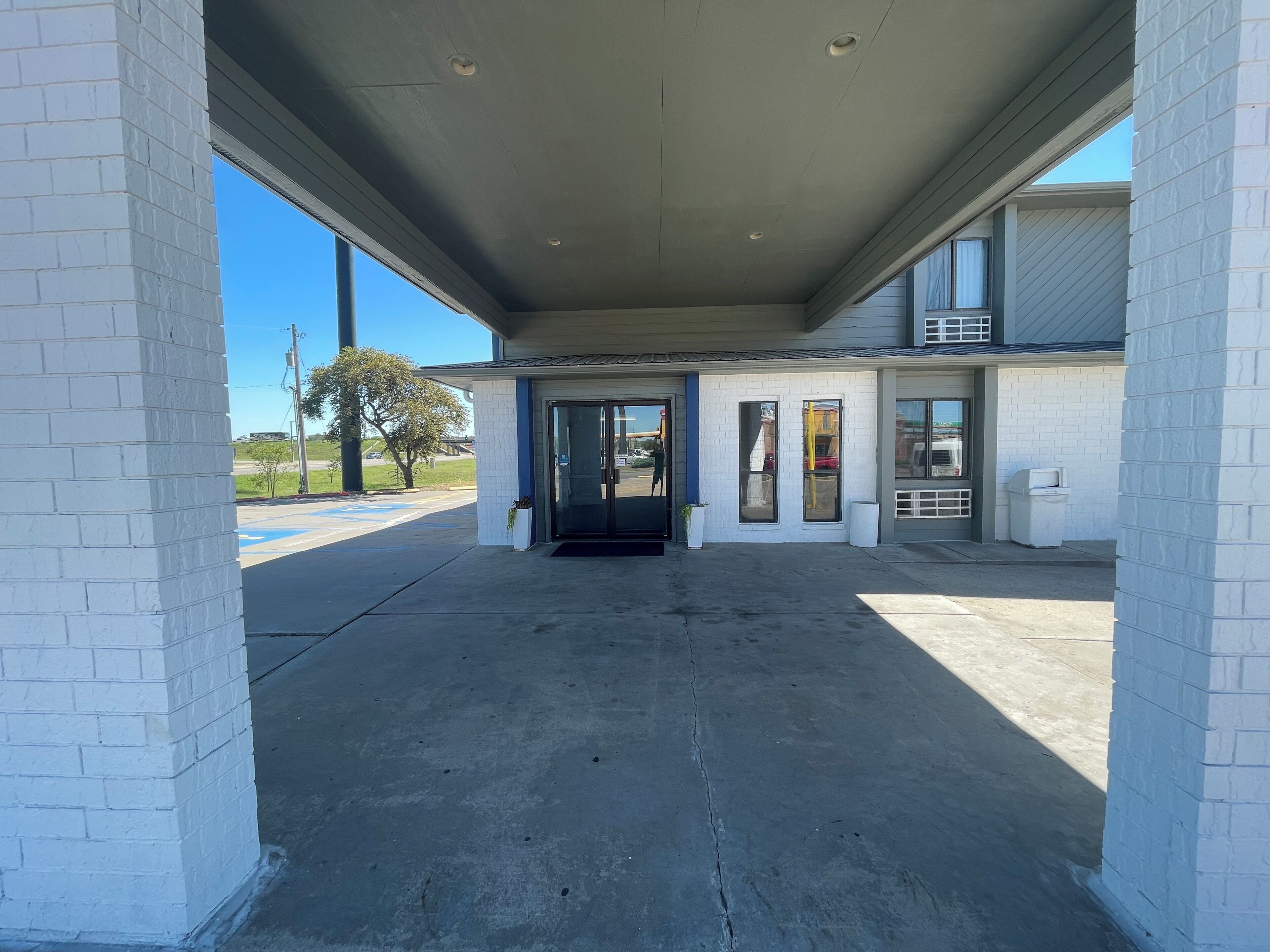 Escritorio, tabla de planchar con plancha y cunas gratuitas 