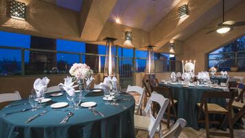 Kontinentales Frühstück am Wochenende (15.00 USD pro Person)