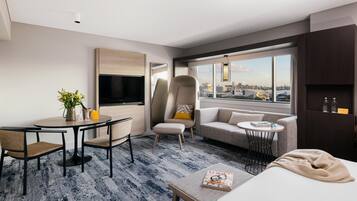 Minibar, in-room safe, desk, laptop workspace