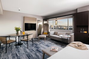 Minibar, in-room safe, desk, laptop workspace