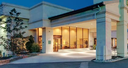 Ramada by Wyndham Fairfield NJ