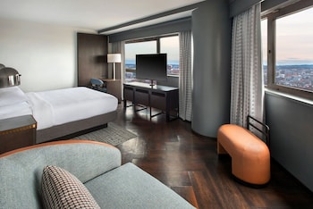 Pillowtop beds, in-room safe, desk, iron/ironing board at Boston Marriott Copley Place
