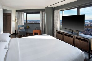 Room, 1 King Bed, Corner | Pillowtop beds, in-room safe, desk, iron/ironing board