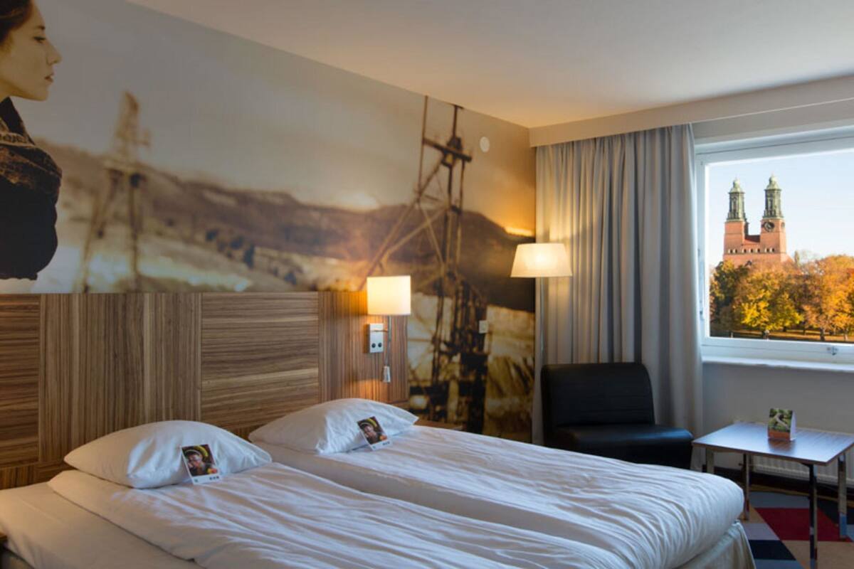 Desk, cots/infant beds, free WiFi, bed sheets