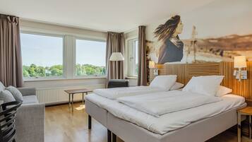 Deluxe Room, Non Smoking | Desk, cots/infant beds, free WiFi, bed sheets