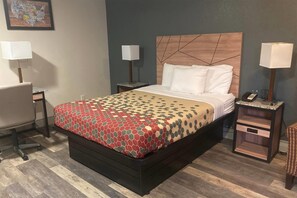 Quarto, 1 cama Queen, para não fumantes | Cofres nos quartos, berços grátis, camas extras/dobráveis (sobretaxa)