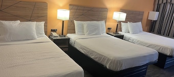 Howard Johnson by Wyndham Malden Boston Area
