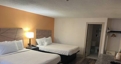 Howard Johnson by Wyndham Malden Boston Area