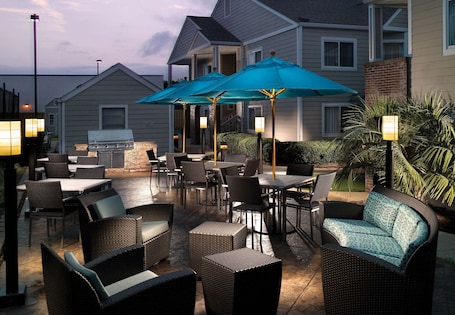 Exterior. Sonesta ES Suites Montgomery