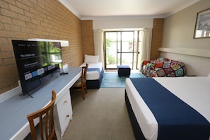 Twin Room - Pet Friendly | Individually furnished, desk, iron/ironing board, free WiFi