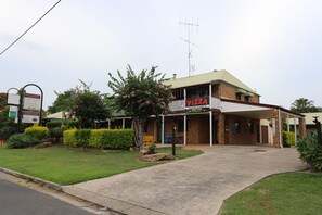 Front of property - Great Eastern Motor Inn (Monkland)
