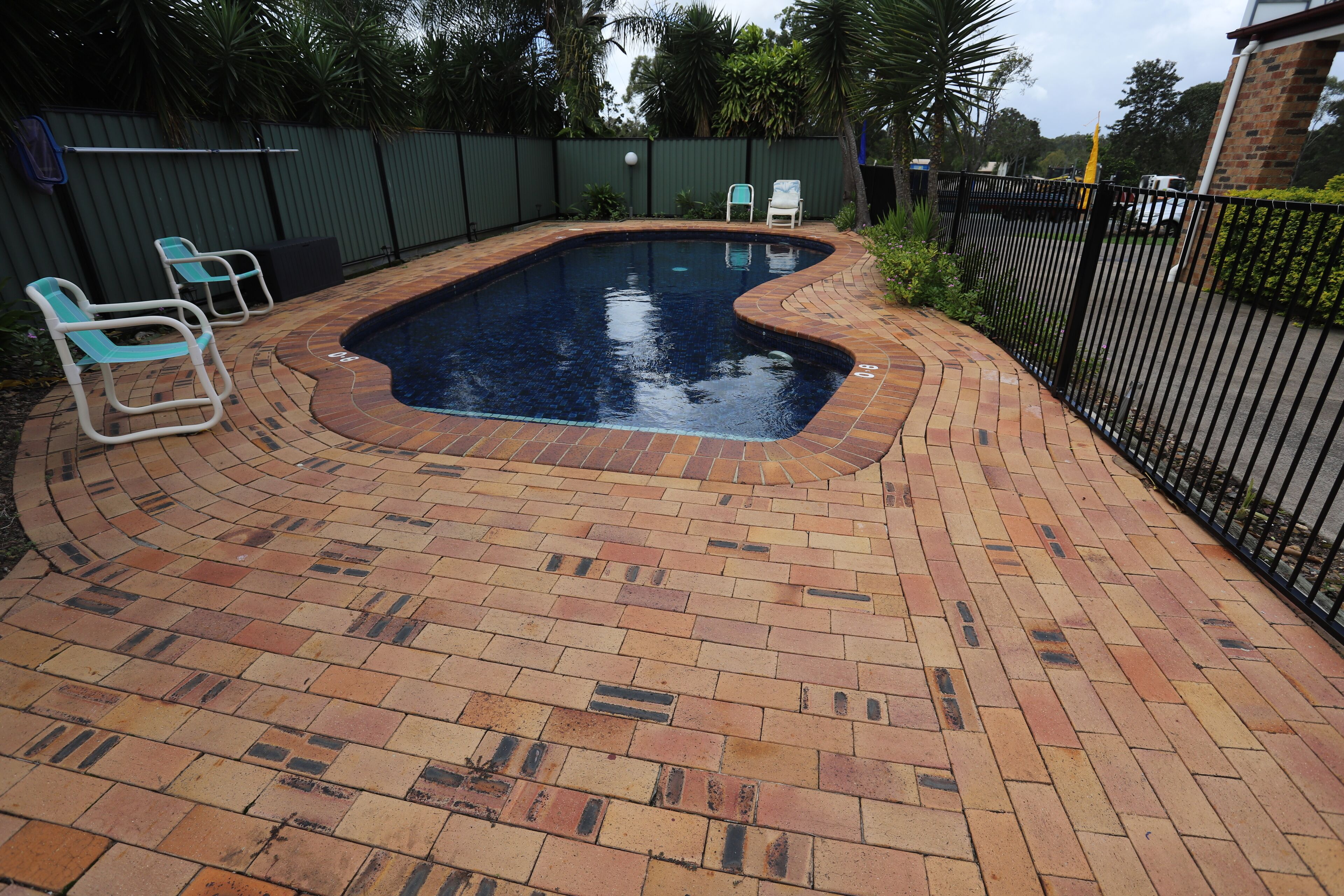 야외 수영장, 08:00 ~ 20:00 오픈, 일광욕 의자