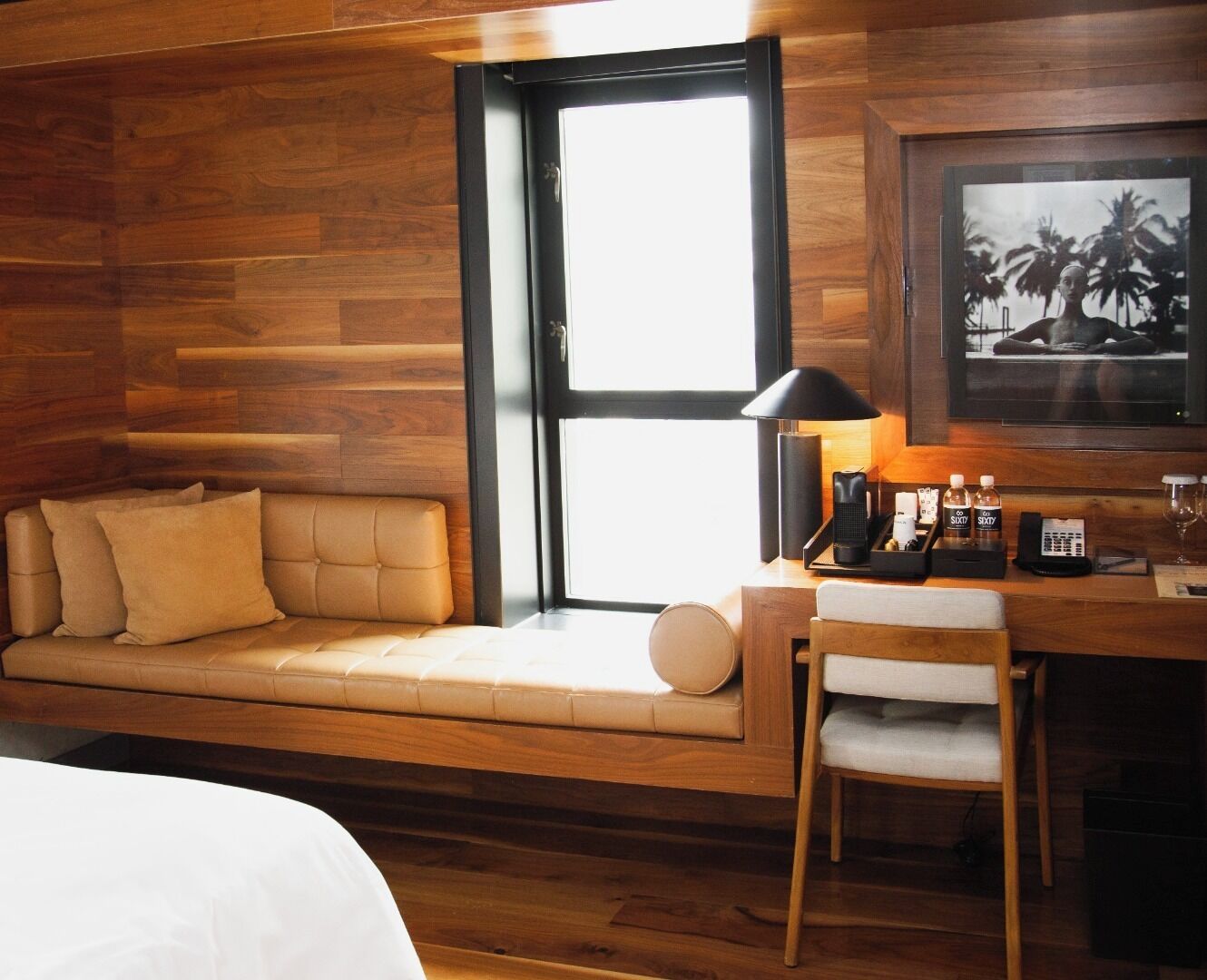 Camera, 1 letto queen (Queen of The Club) | Biancheria da letto di alta qualità, minibar, una cassaforte in camera