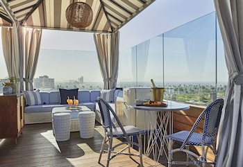 Breakfast and dinner served at SIXTY Beverly Hills