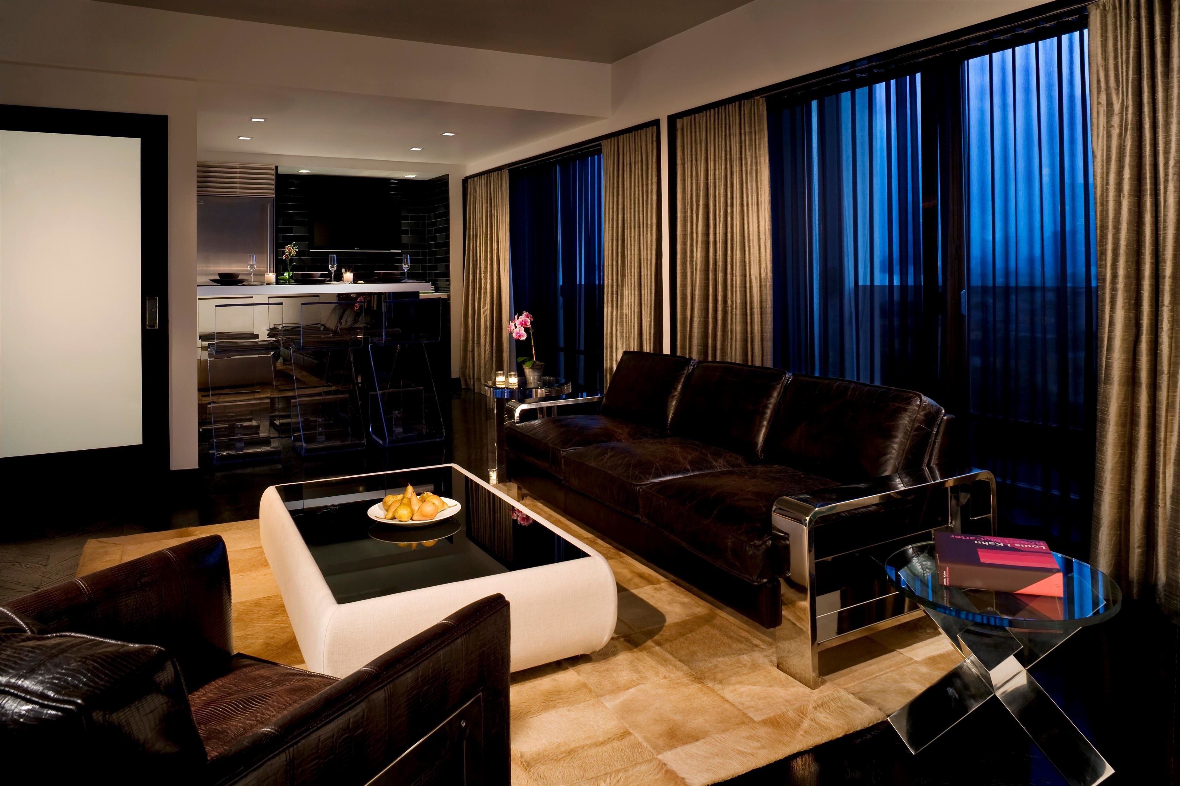 Suíte (SIXTY SUITE) | Roupas de cama premium, frigobar, cofres nos quartos