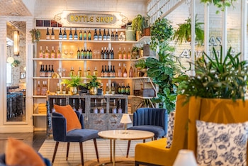 Breakfast and dinner served at SIXTY Beverly Hills