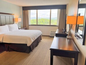 Ropa de cama de alta calidad, camas con pillow-top y escritorio 