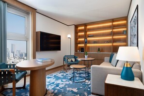 Club Suite, 1 Double Bed, Sea View | Premium bedding, pillow-top beds, minibar, in-room safe - Sheraton Grand Tel Aviv (Tel Aviv)