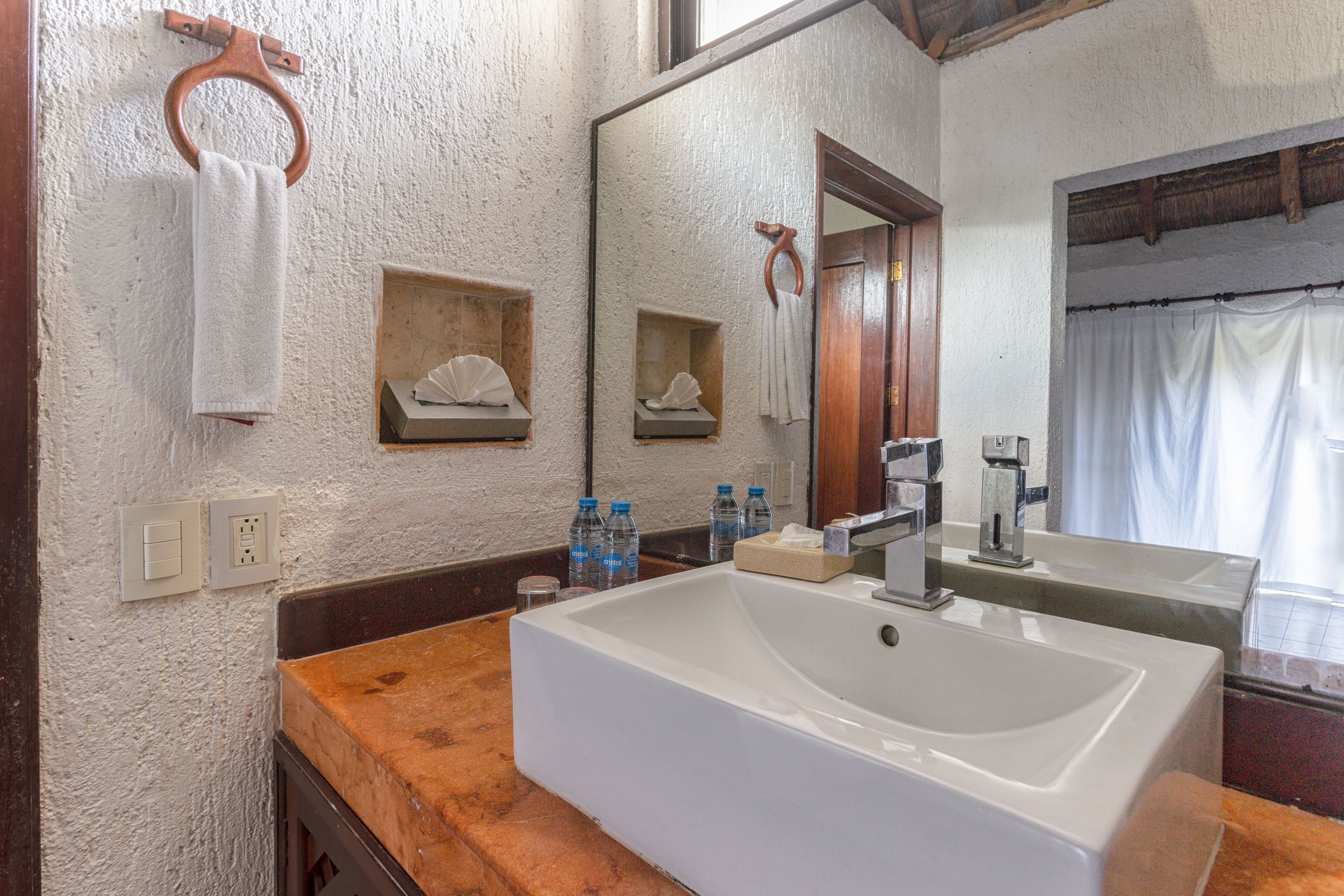 poolside room | bathroom | shower, free toiletries, hair dryer, towels