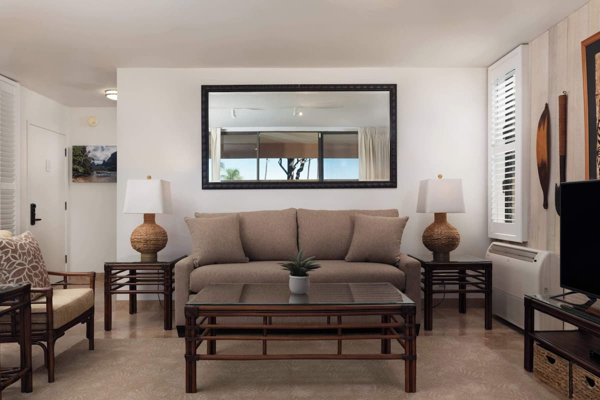 Condo, 1 Bedroom, Ocean View (12C) | Front of property