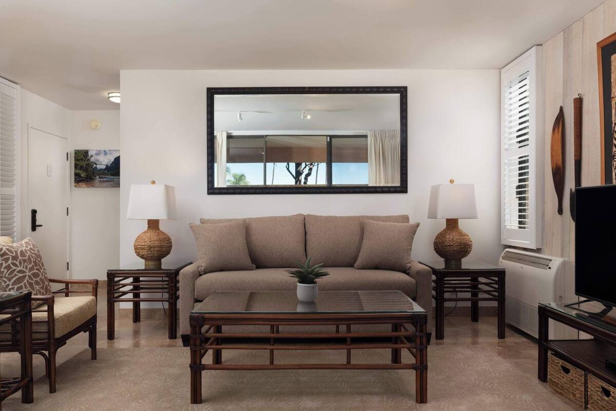 Condo, 1 Bedroom, Ocean View (12C) | Front of property