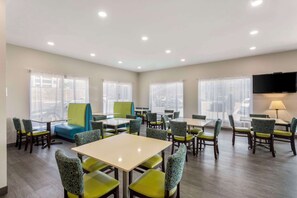 Desayuno continental incluido todos los días 