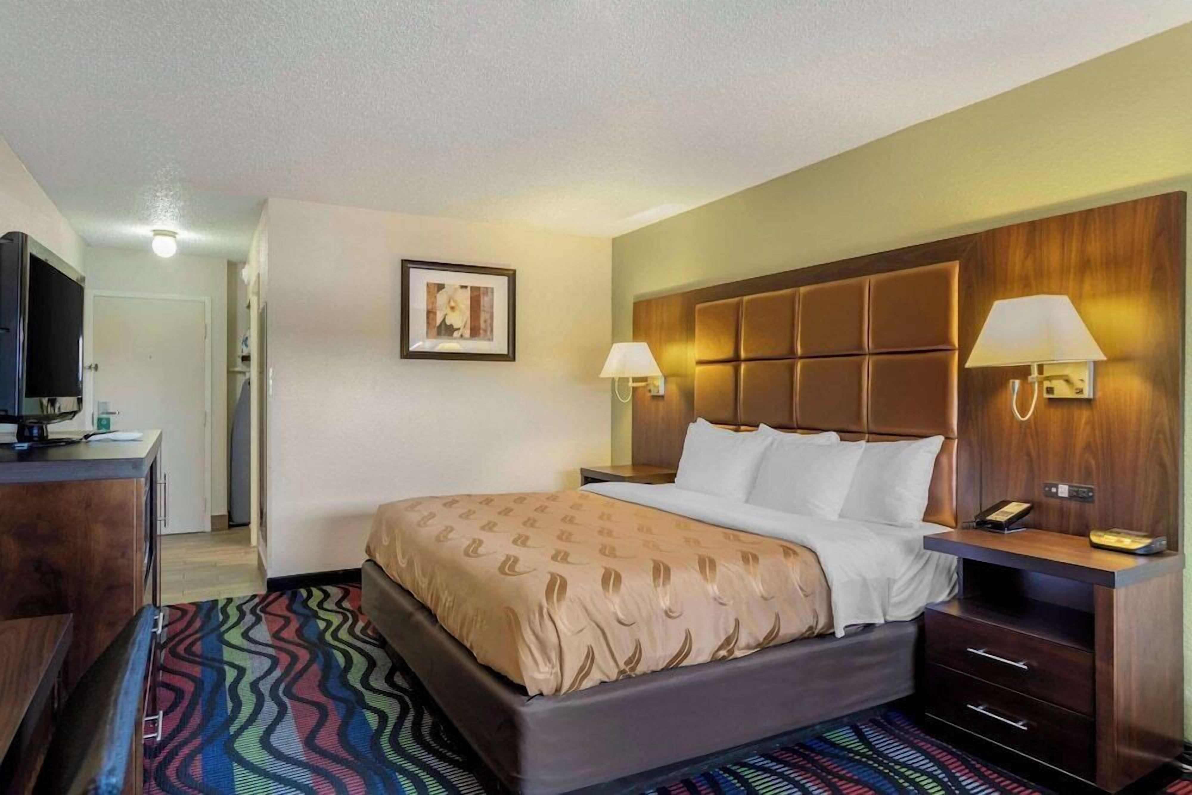Desk, iron/ironing board, free WiFi, bed sheets