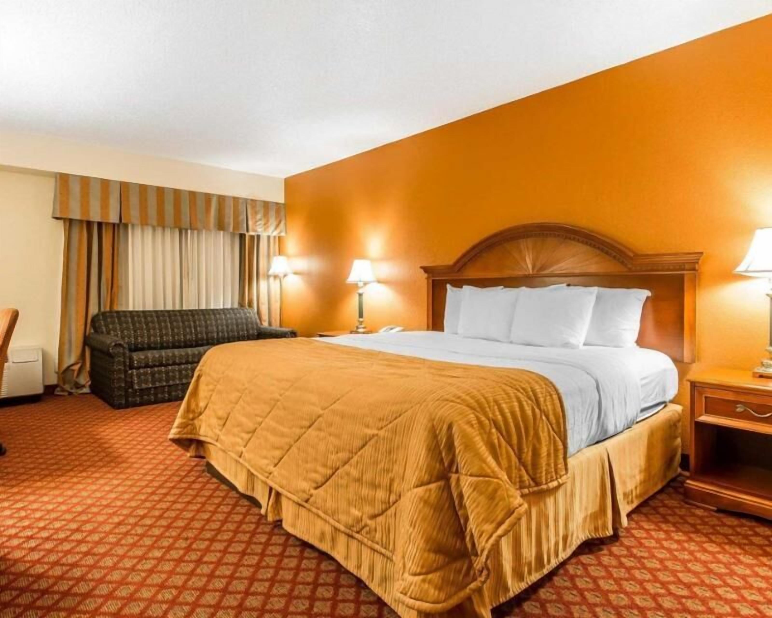 Desk, iron/ironing board, free WiFi, bed sheets