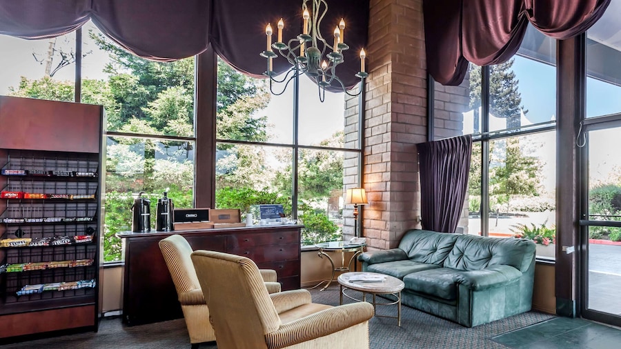 Days Inn & Suites by Wyndham Sunnyvale