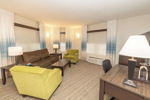 50-inch flat-screen TV with satellite channels, TV, iPod dock - Hotel Versey Chicago Lincoln Park (Chicago)