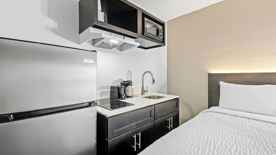 Suburban Studios Pecos