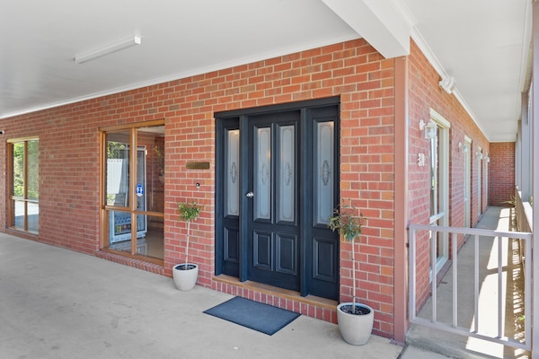 Vista frontal de la propiedad