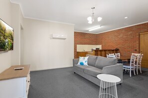 Living area - Burke And Wills Motor Inn Swan Hill (Swan Hill)