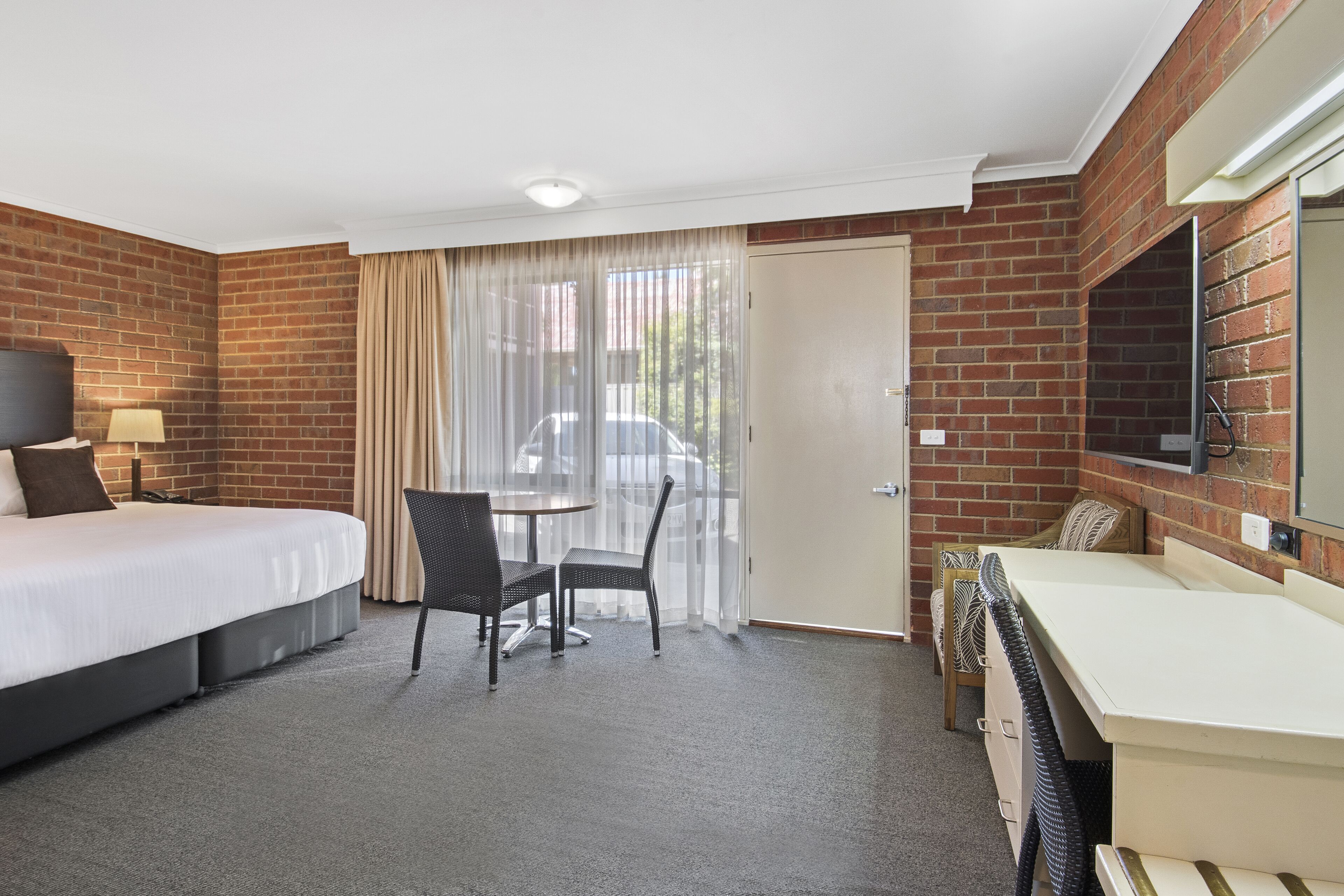 family suite | 1 bedroom, premium bedding, desk, laptop workspace