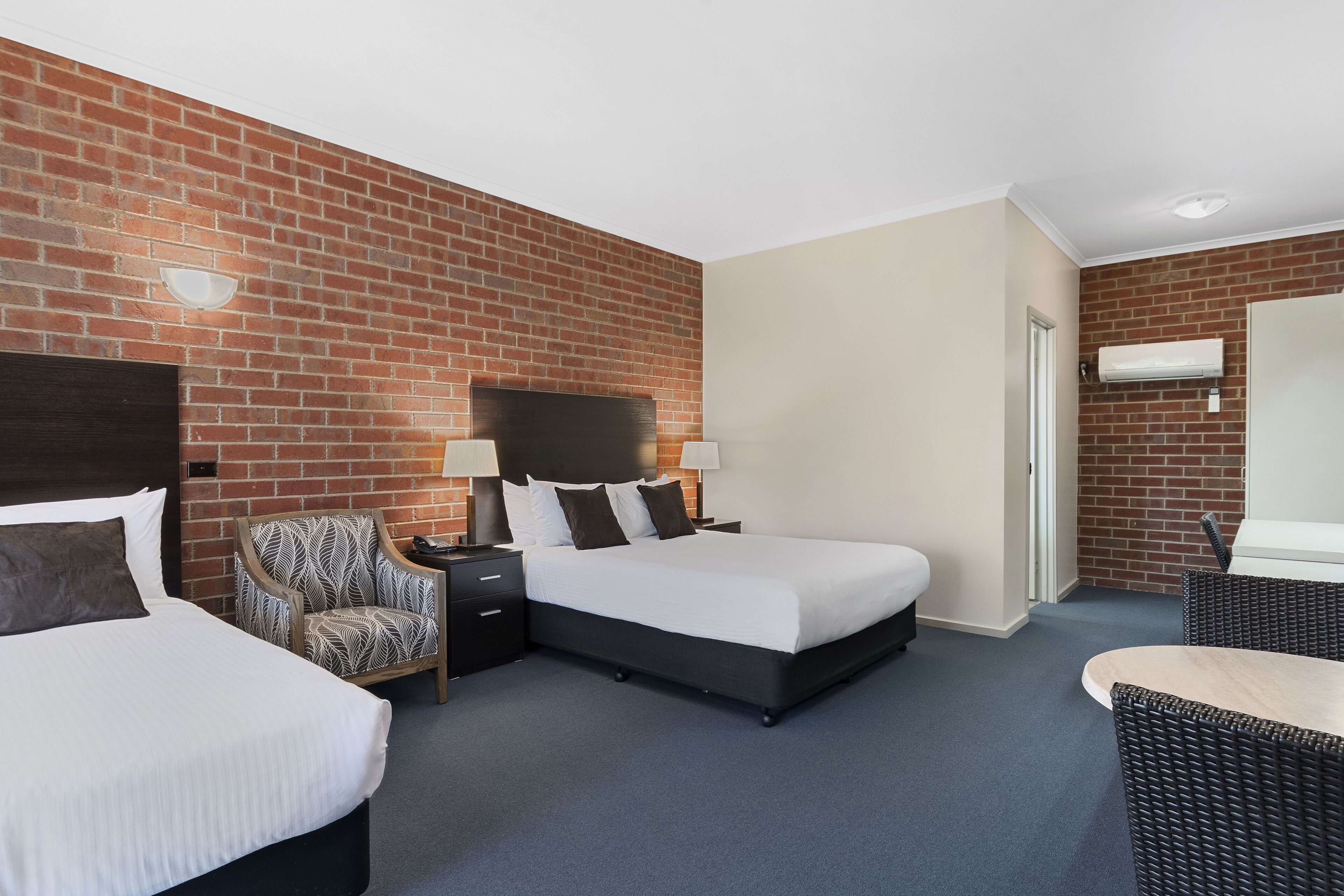 executive twin | 1 bedroom, premium bedding, desk, laptop workspace