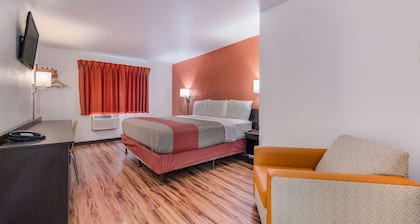 Motel 6 Saint Paul, MN - I-94