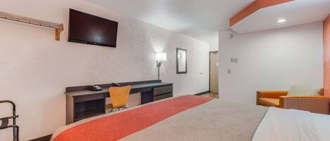 Skrivebord, wi-fi (inkludert) og sengetøy