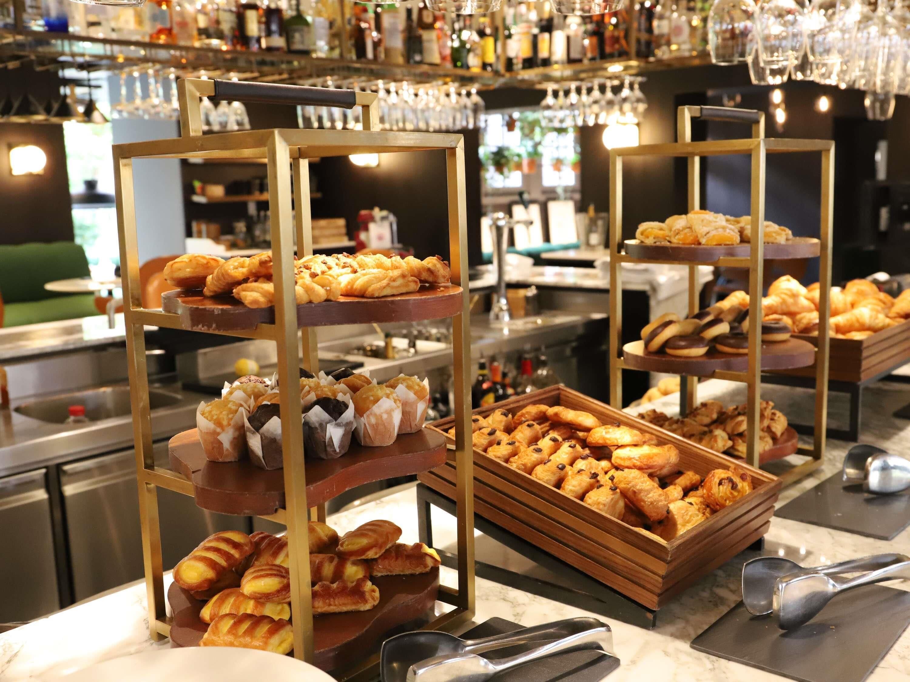 Dagelijks continentaal ontbijt (EUR 49 per persoon)