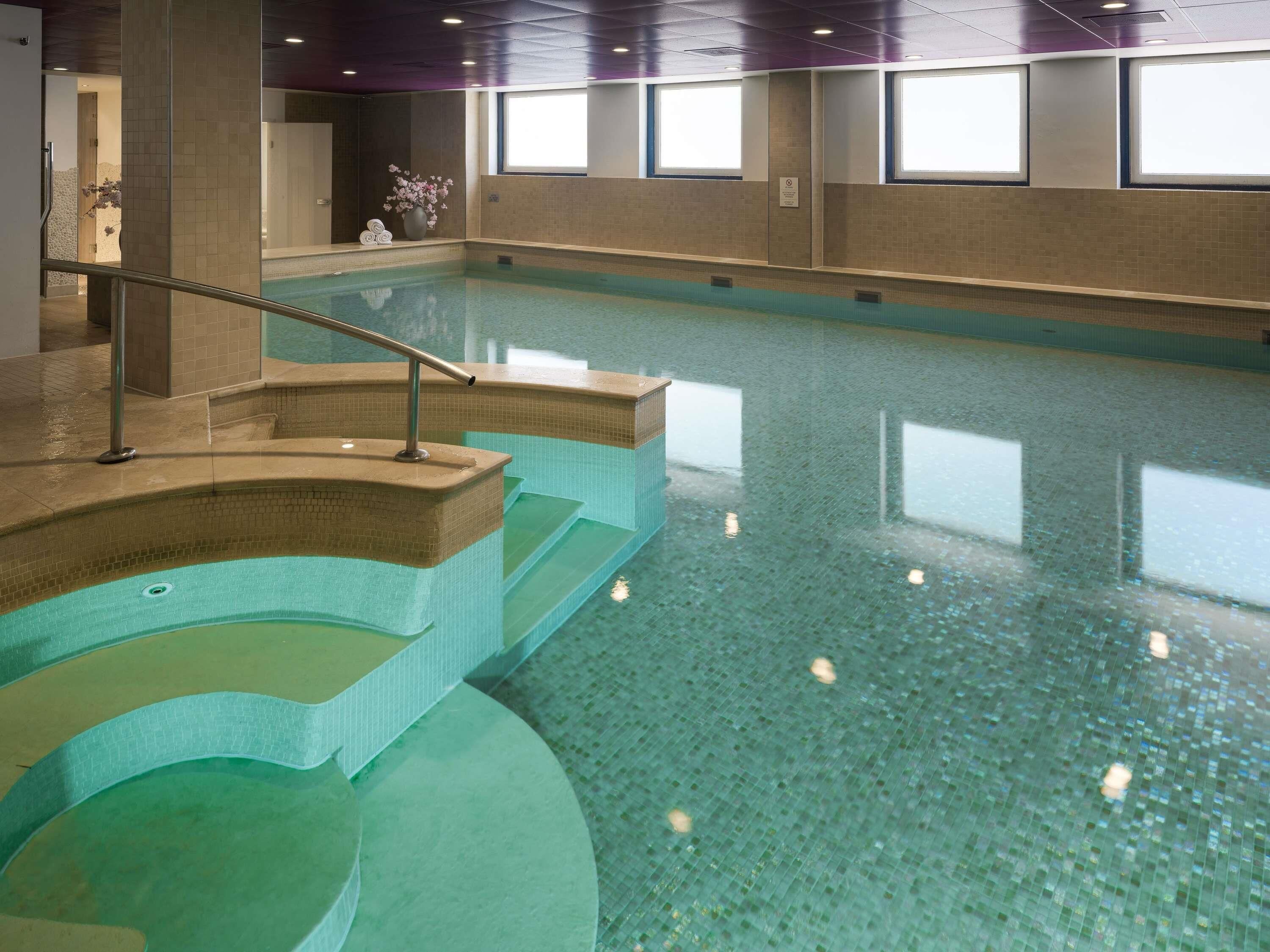 Una piscina techada