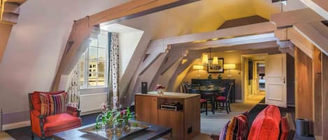 Royal Suite, 1 King Bed (Butler Service,Living & Dining Area) | 1 bedroom, Egyptian cotton sheets, premium bedding, down comforters