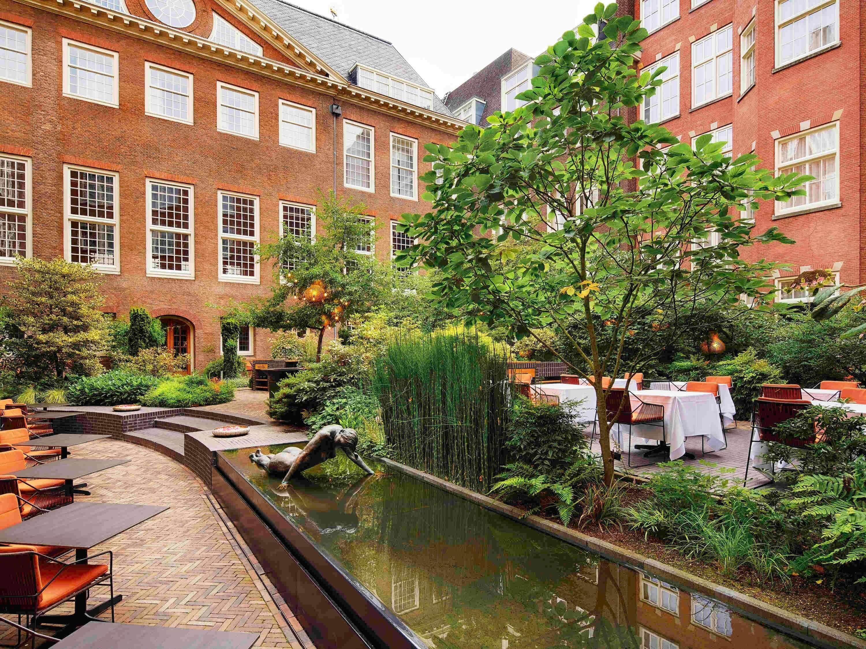 2 restaurantes, café da manhã, culinária internacional