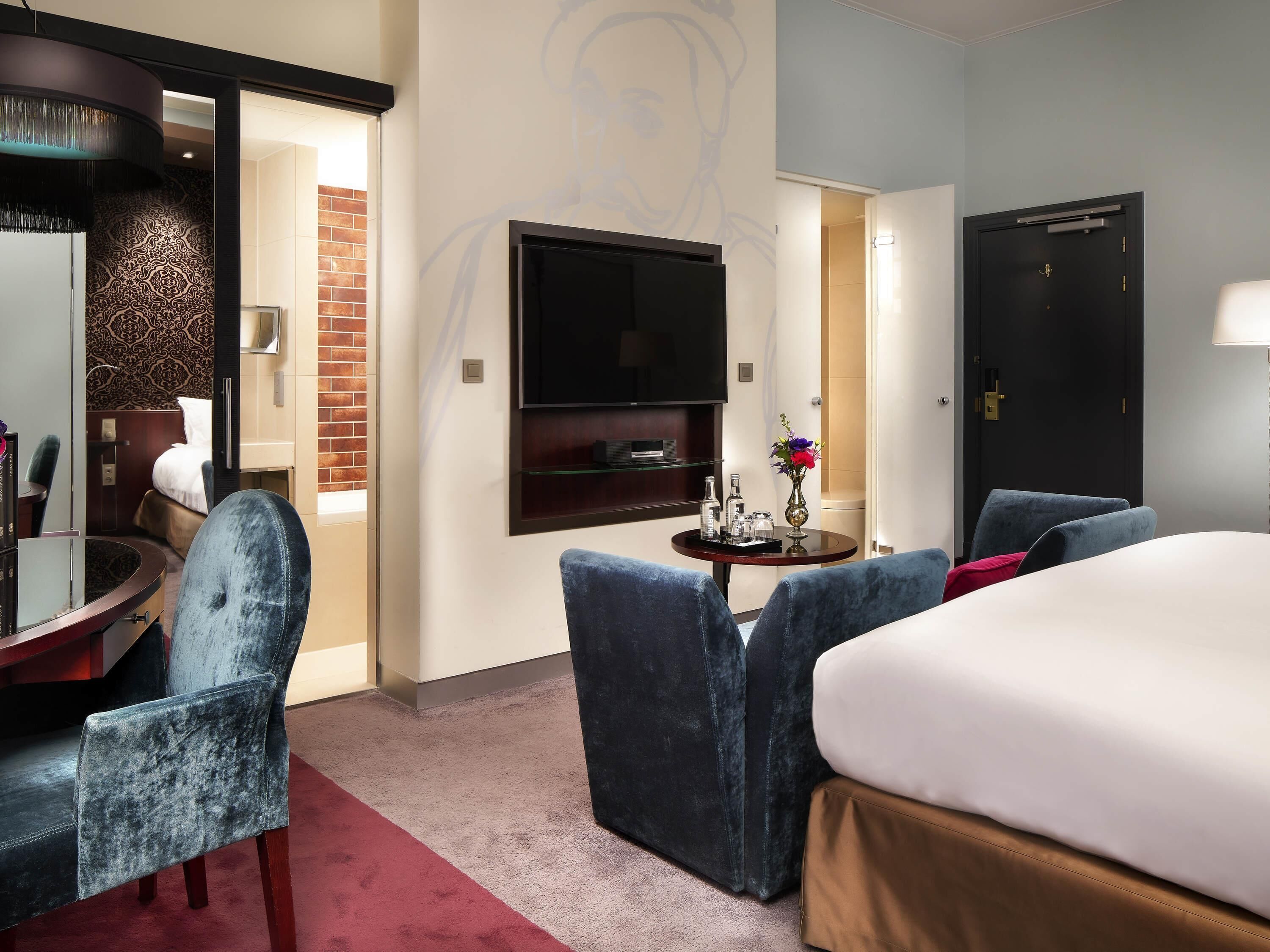 奢华客房, 1 张特大床 | 1 多间卧室、埃及棉床单、高档床上用品、羽绒被