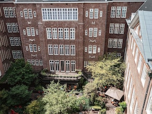 Superior-huone, 1 keskisuuri parisänky, kaupunkinäköala (Garden, courtyard or City view) | 1 makuuhuone, egyptinpuuvillaiset lakanat, ylelliset vuodevaatteet