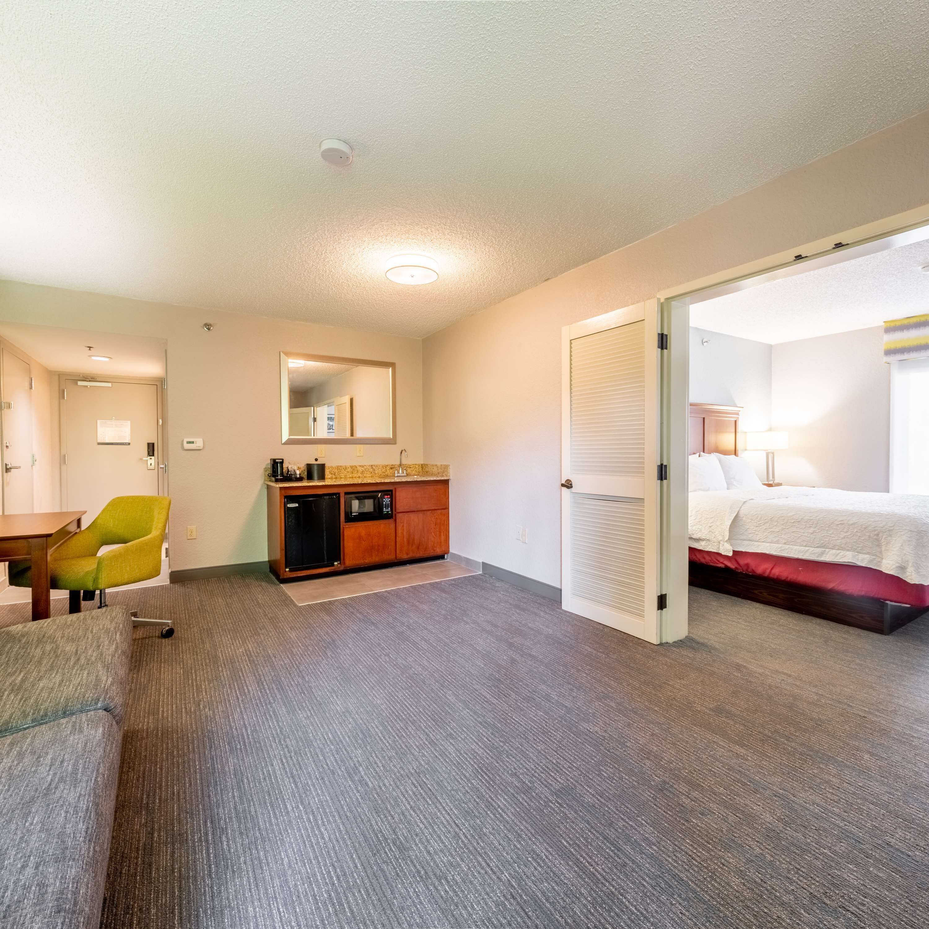 Studio Suite, 1 King Bed, Non Smoking